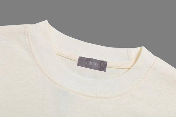 ブランドTシャツ側面デザイン